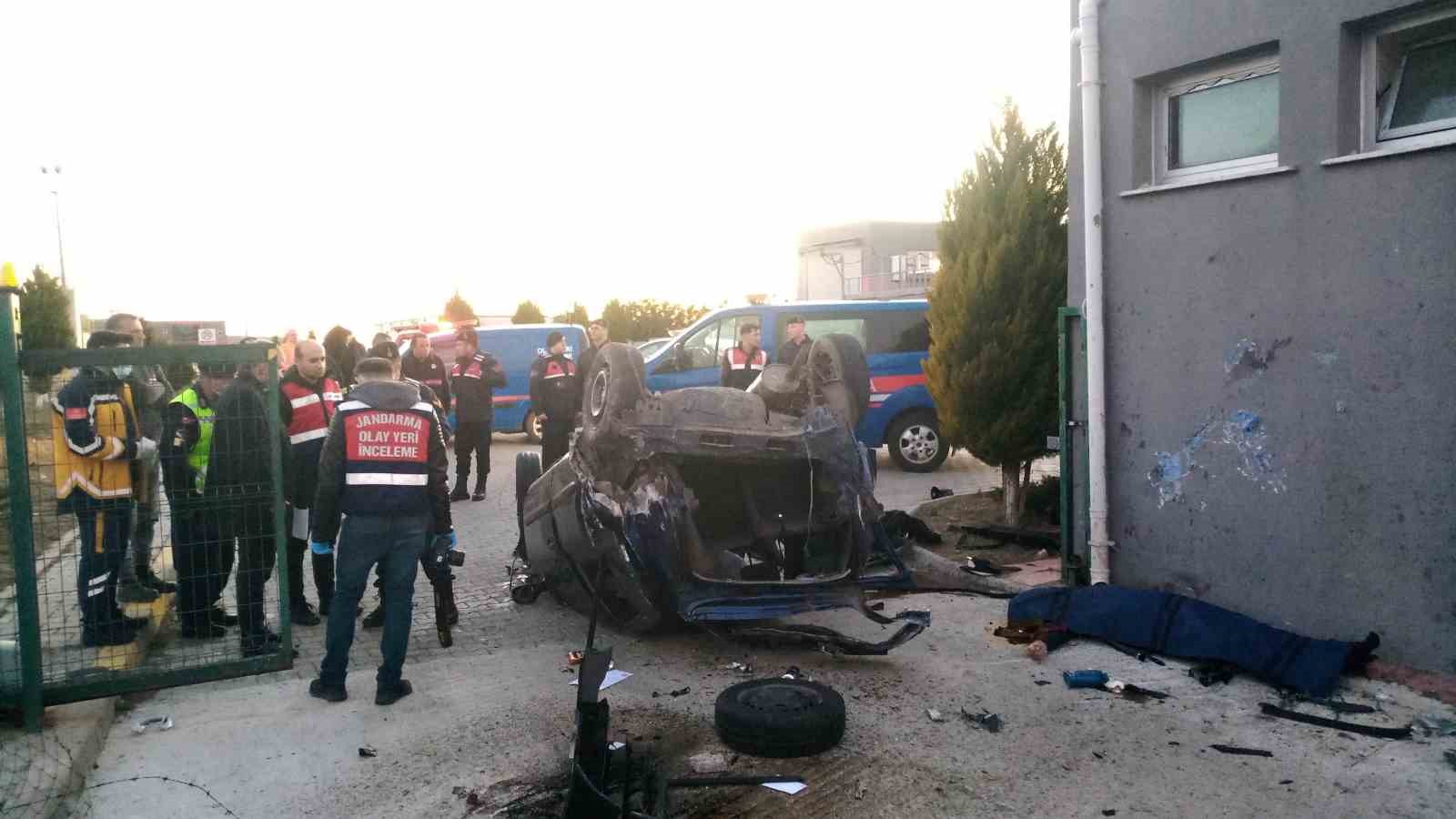 Tekirdağda Taklalar Atan Otomobil, Fabrikanın Bahçesine Daldı: 1 Ölü