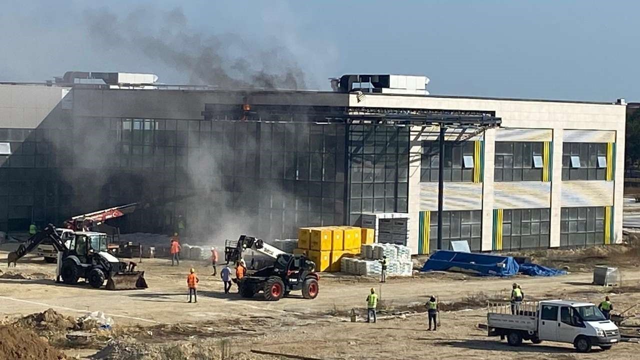 Tekirdağda Yapımı Süren Hastanede Yangın