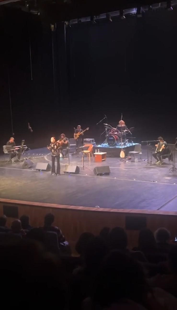 Türkiye Şehitlerine Ağlarken Konser Düzenlediler