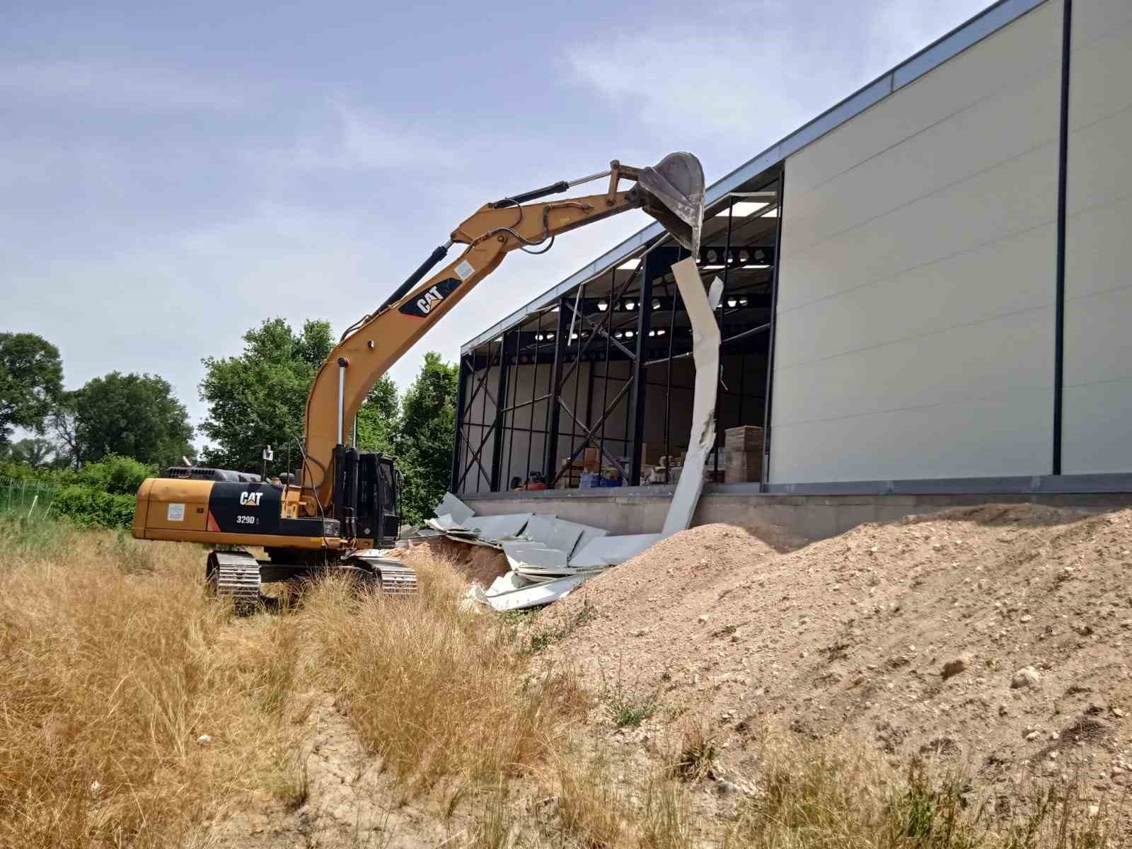 Ürünlü Ve Alaaddinbeyde Kaçak Yapılara Müdahale