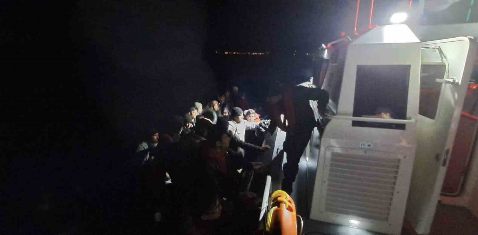 Yunan Unsurlarınca Ölüme Terk Edilen 49 Kaçak Göçmen Kurtarıldı