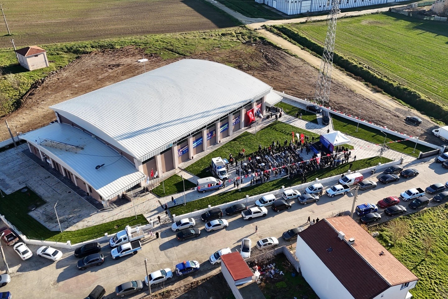 Tekirdağda Fıba Standartlarında Tesis