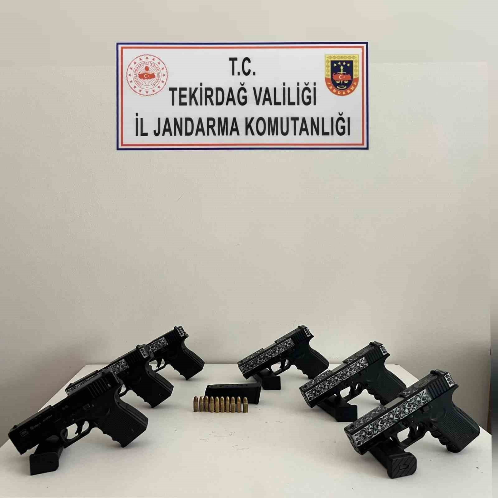 Tekirdağda Jandarmadan Kaçakçılık Ve Silah Operasyonu