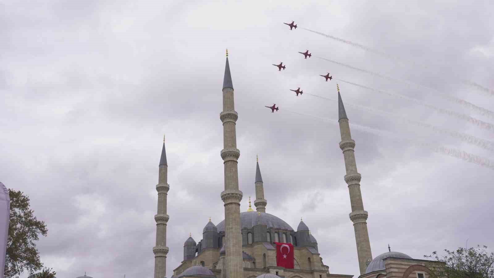 Türk Yıldızları Edirnede Nefes Kesti