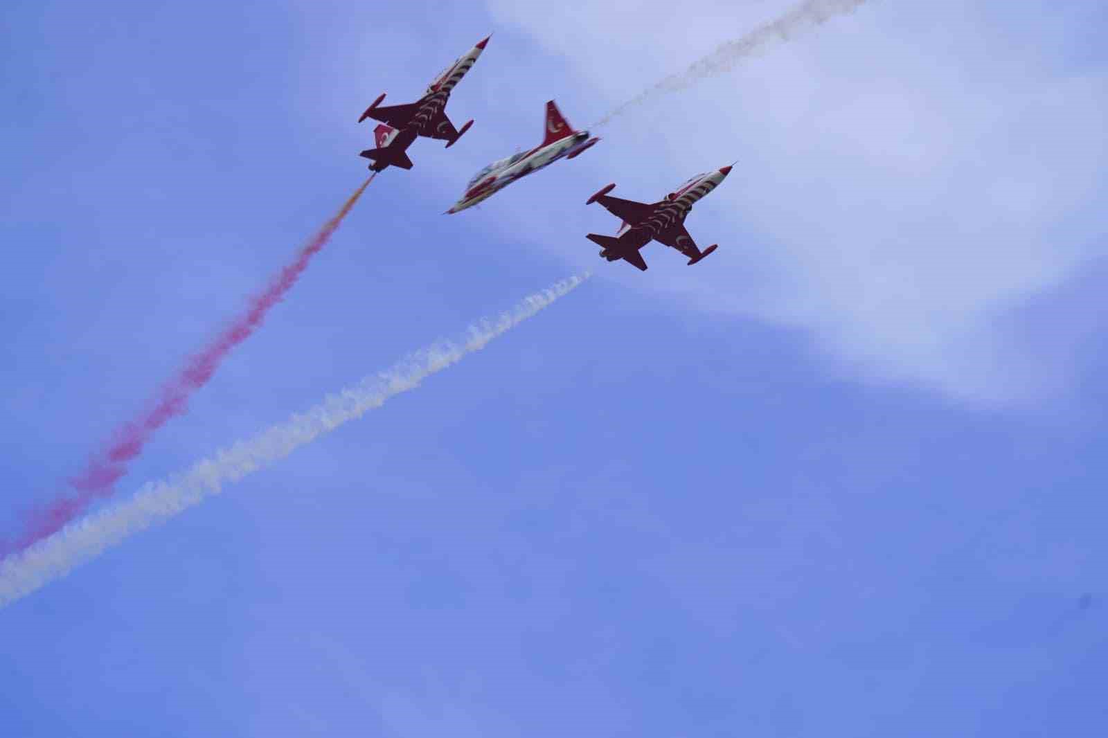 Türk Yıldızlarından Çorluda Muhteşem Gösteri