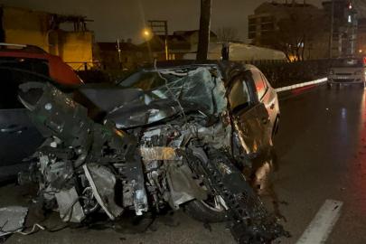 Bursa'da 3 aracın karıştığı zincirleme kaza: 3 yaralı