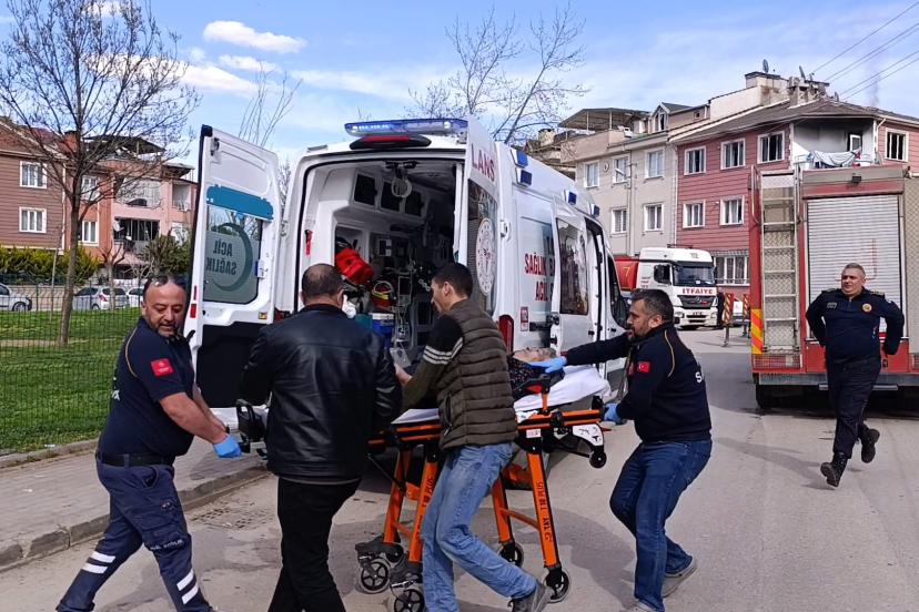 Evinde çıkan yangında bayılıp mahsur kaldı; itfaiyeciler kurtardı