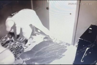 İstanbul- Fatih'te 40 kilo gümüş çalan 4 şüpheli yakalandı