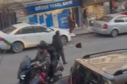 İstanbul - Fatih'te etrafa rastgele bıçakla saldıran şüpheli kamerada
