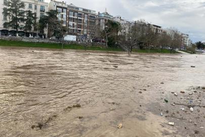 Çanakkale'de Kocabaş Çayı taştı; tarım arazileri sular altında kaldı (3)