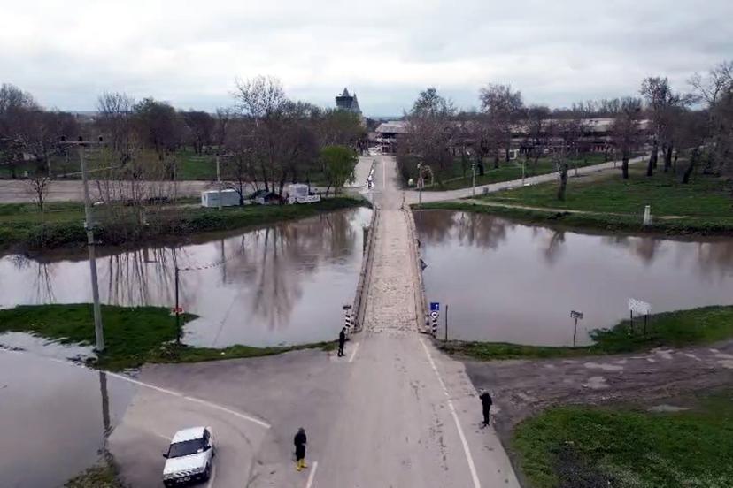 Edirne'de debisi artan Tunca Nehri'nde 'turuncu' alarm verildi