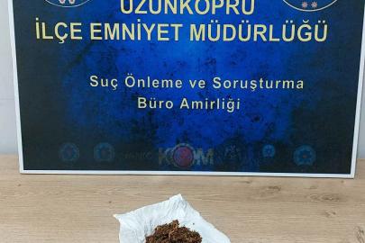 Edirne’de üzerinde uyuşturucuyla yakalanan şüpheliye gözaltı