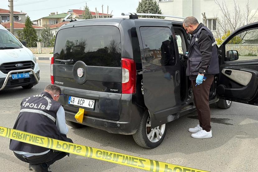 Trafikte ‘yol verme’ tartışmasında tabancayla vuruldu