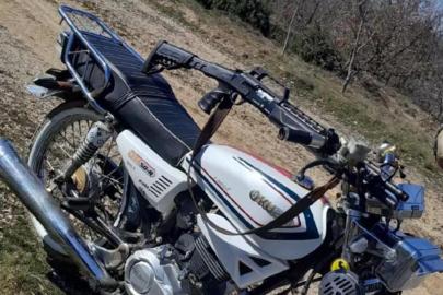 Tüfek ve motosikleti sanal medyada 'ikisi de ruhsatsız' notuyla paylaşan 2 kişiye gözaltı
