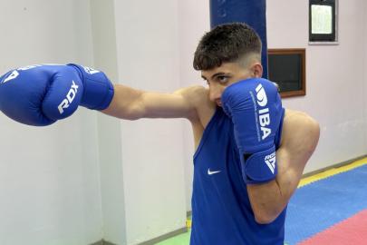 Boksta Türkiye birincisi olan Azat'ın hedefi Avrupa'da başarı