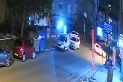 Otomobille çarpışan motosikletin sürücüsü yaralandı; kaza kamerada