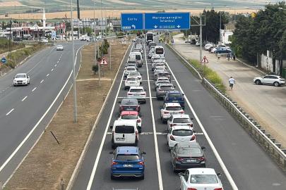 Tatilin son gününde Tekirdağ-İstanbul kara yolunda araç yoğunluğu