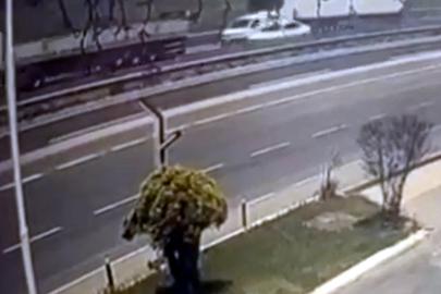 Tekirdağ'da 3 aracın karıştığı zincirleme kaza kamerada, sürücü yaralı