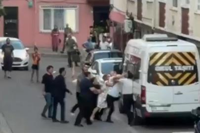 Komşuların keserli, yumruklu kavgası kamerada