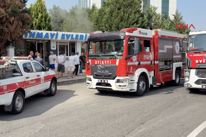 Şarjdaki elektrikli otomobilde çıkan yangında 3 araç zarar gördü