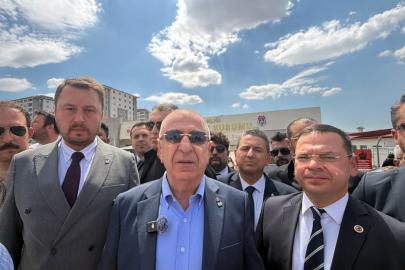 ZAFER Partisi Genel Başkanı Ümit Özdağ, Tekirdağ'ın Çorlu ilçesindeki Karatepe Ceza İnfaz Kurumu’nda tutuklu bulunan Oğuzhan Uğur ile Üsküdar Belediye Başkanı Sinem Dedetaş’ı ziyaret etti.