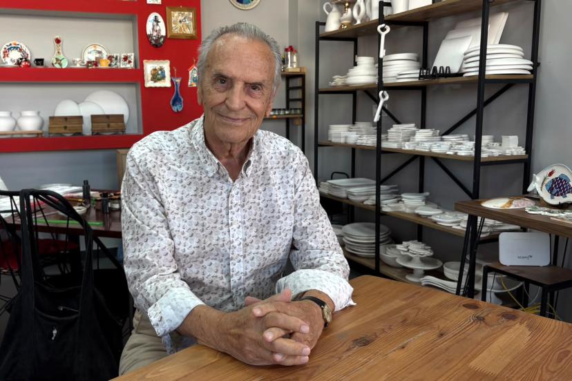 Demans hastası, 86 yaşında çiniyle hayata bağlandı