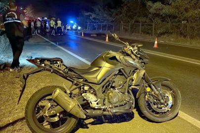 Devrilen motosikletten midibüsün altına savrulan sürücü hayatını kaybetti