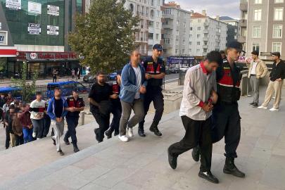 Hesaplarında 2,3 milyar liralık hareketlilik olan yasa dışı bahis şüphelilerine operasyon: 14 gözaltı