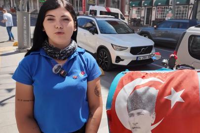 Motokurye Tuğba'nın belediye personelinden istediği bayrak, 1 gün sonra verildi