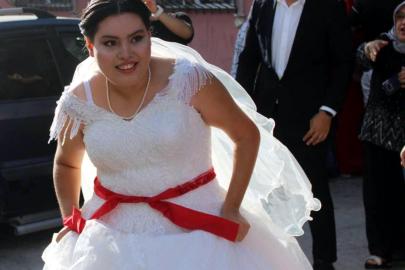 Özel gereksinimli Esmanur'un gelinlik giyme hayali gerçek oldu