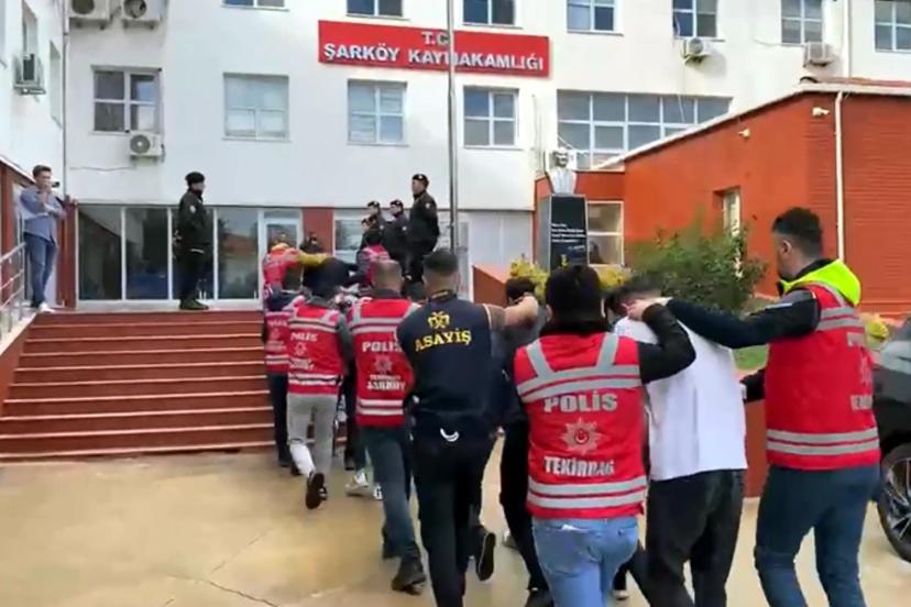 Emekliyi 19 milyon lira dolandıran 11 şüpheliye operasyonda 9 tutuklama