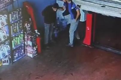 MESEM öğrencisini oto tamirhane işletmecisi tekme tokat darbetti;  o anlar kamerada