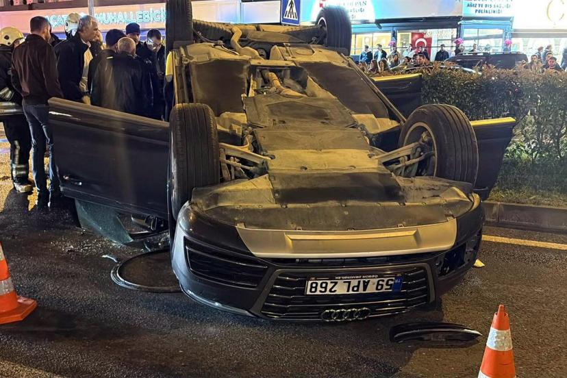 Otomobil, park halindeki araçlara çarpıp takla attı; 2 yaralı