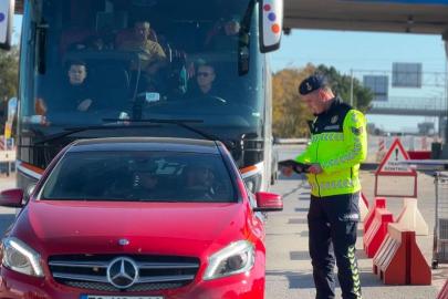 WhatsApp grubundan polis ve jandarma uygulama noktalarını paylaşan 10 şüpheli gözaltında